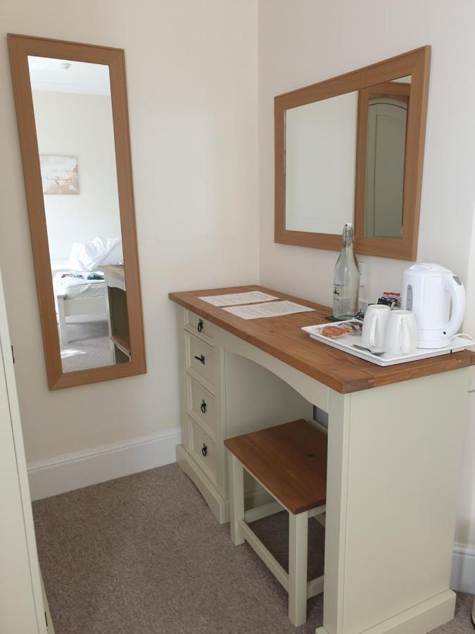 Crofton Guest House Weymouth Eksteriør billede