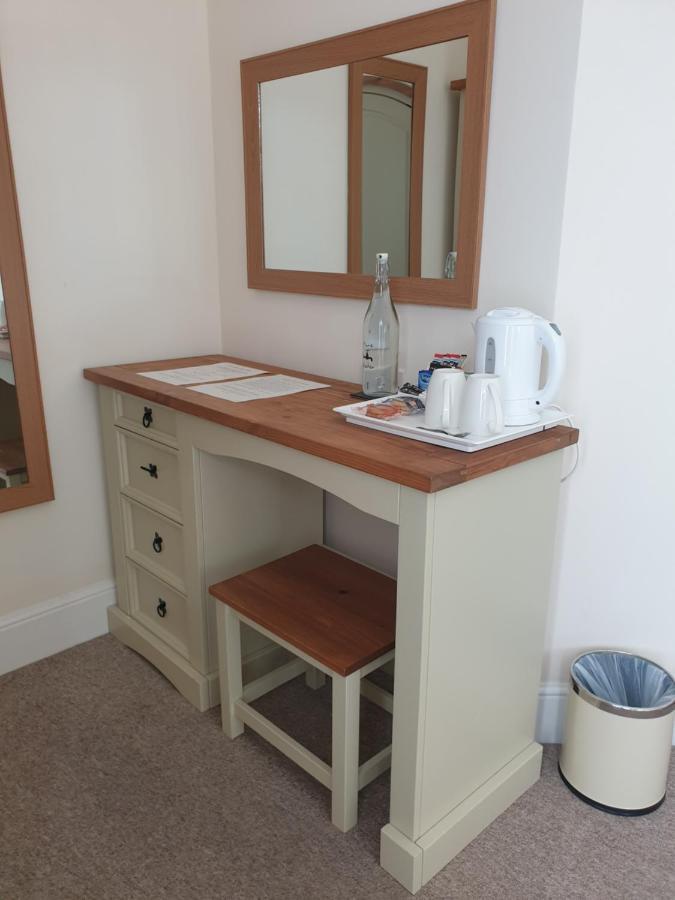 Crofton Guest House Weymouth Eksteriør billede
