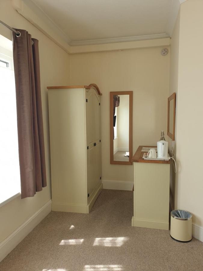 Crofton Guest House Weymouth Eksteriør billede