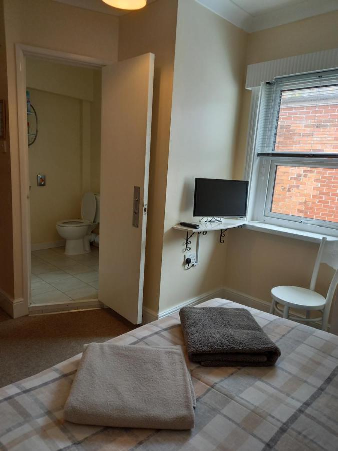 Crofton Guest House Weymouth Eksteriør billede