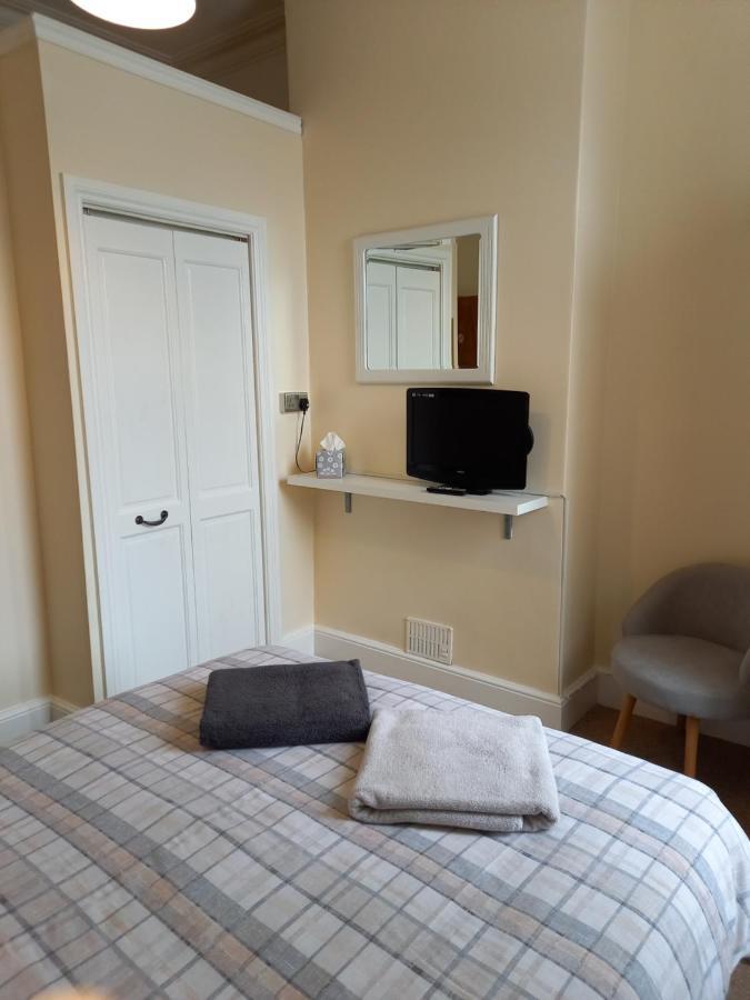 Crofton Guest House Weymouth Eksteriør billede